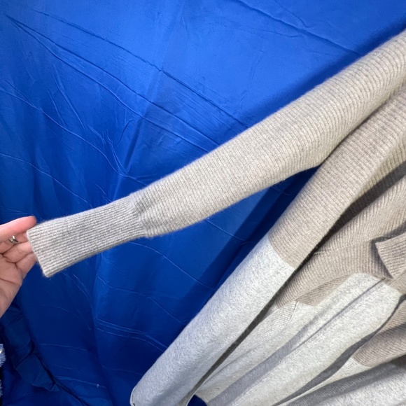 Like New |•ATHLETA•| 100% Cashmere Long Soft Cardigan Size Small - Picture 7 of 11